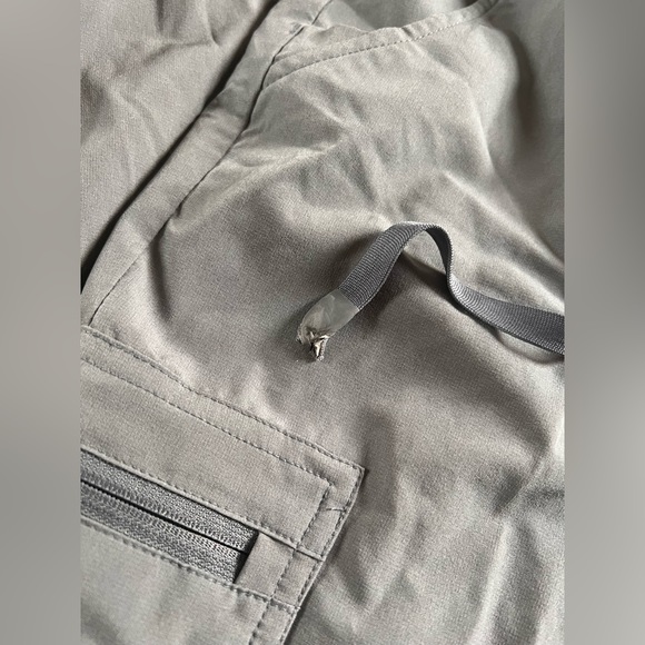 FIGS | Dark Sage Fionlite Scrub Set - Picture 11 of 12